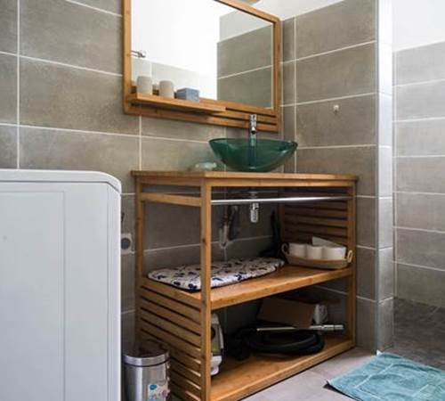Salle d'eau avec douche italienne
