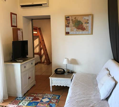 Le Mas Mellou : Gîte Le Couchant Coin salon-galerie