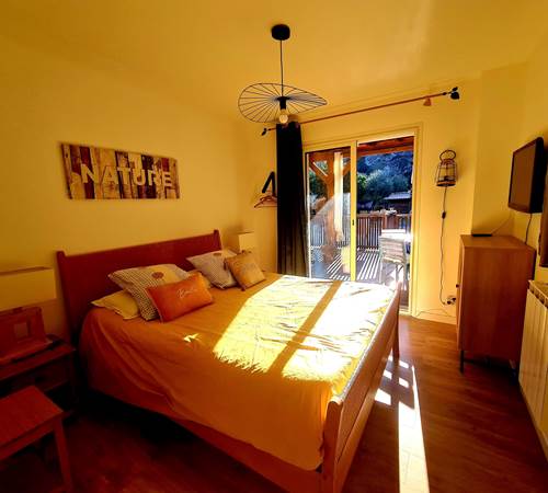 La chambre de l'appartement Tavignanu-galerie