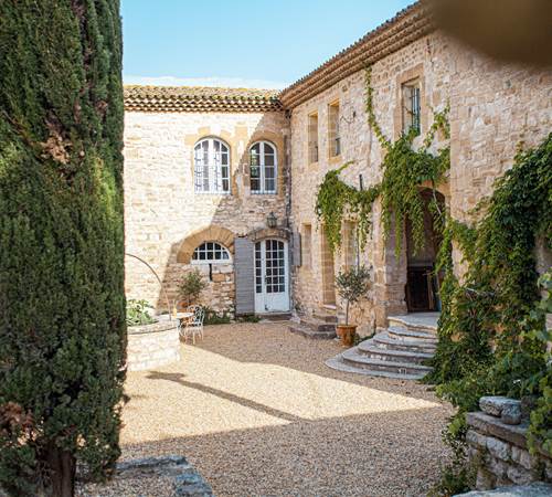 La cour du Prieuré-galerie