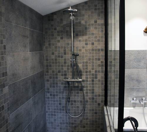 La Colombière : douche à l'italienne salle de bain Colombe Diamant-galerie