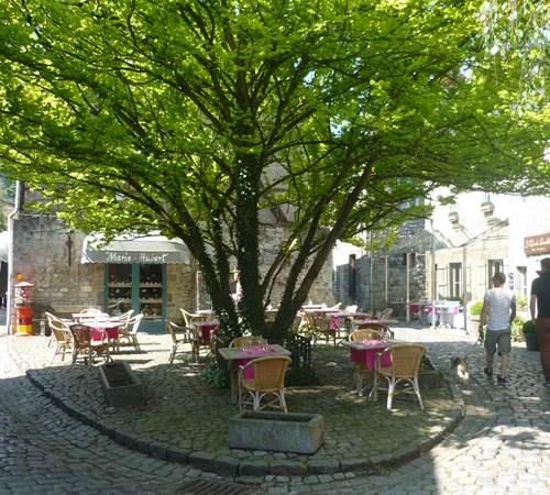 Quoi de mieux qu'une jolie terrasse ombragée pour se reposer un instant