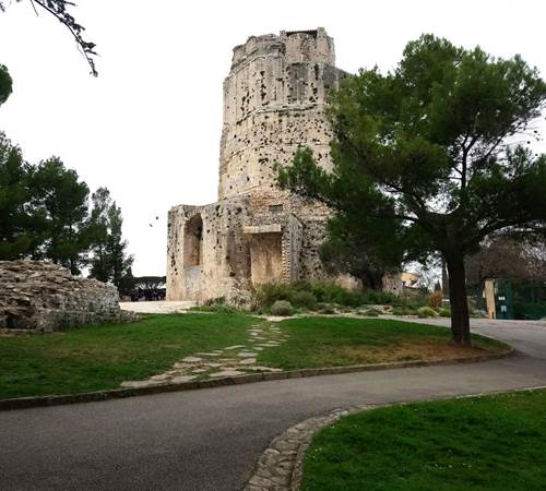 Nîmes - La Tour Magne-galerie