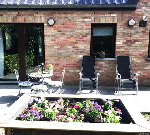Terrasse avec mobilier jardin