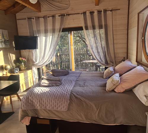 Un grand lit confortable-galerie