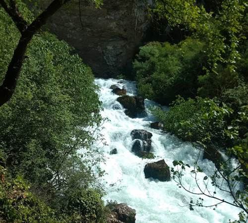 Ecume à Fontaine de vaucluse Provence