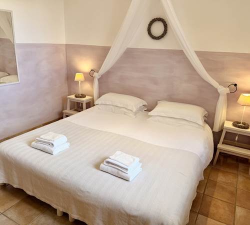 La chambre double au rez-de-chaussée-galerie