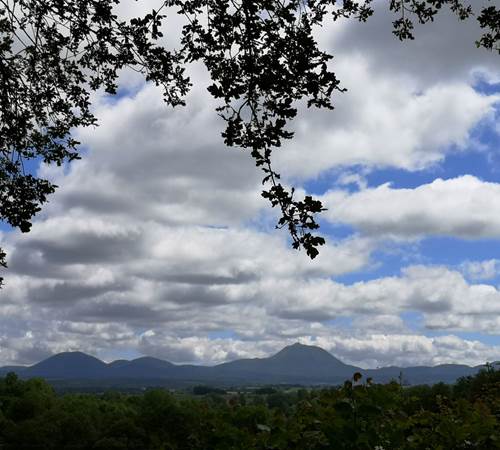 Ciel tourmenté sur les Puys-galerie