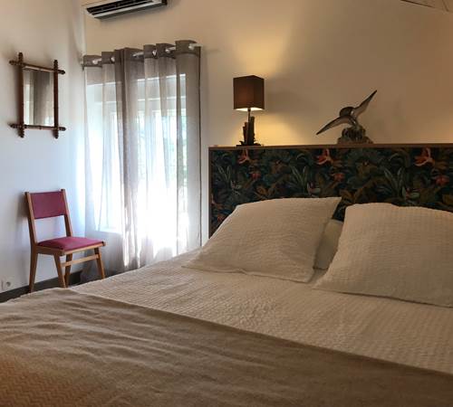 Chambre Les Dentelles / Lit en 160 x 190-galerie