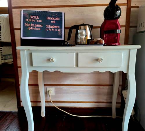 Cafetiere, bouilloire, frigo, four micro-onde-galerie