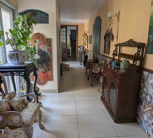 entree-interieure-maison-hotes-la-grenade-bleue-pons-galerie