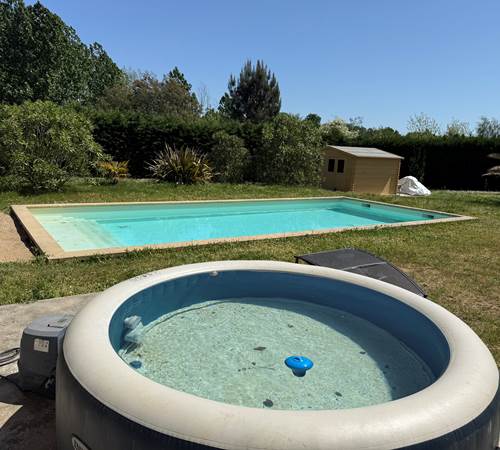 Vu de la grande suite parentale (Grande piscine et spa)