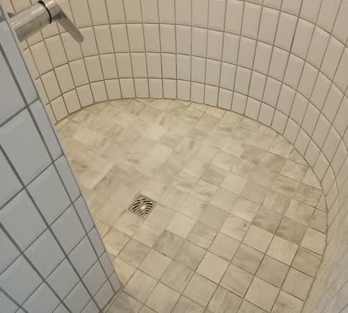 la douche en rond de la suite Byzance-galerie