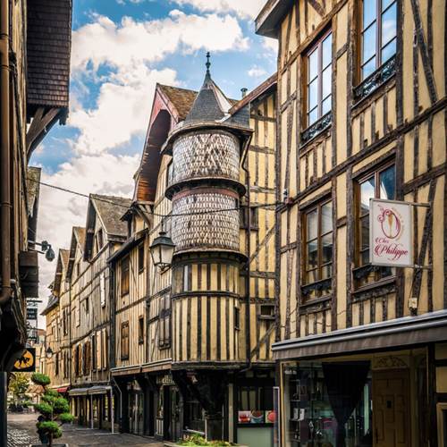 ecfc53e481509a63d950a34098c09ebe-photo-contact