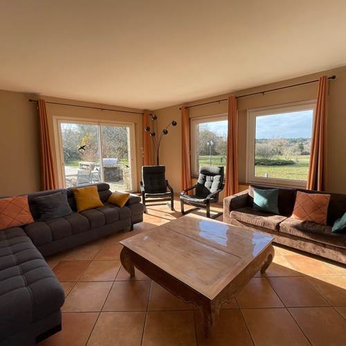 salon-limineux--vue-parc-intimité-calme-bade-golfe-du-morbihan-photo-contact