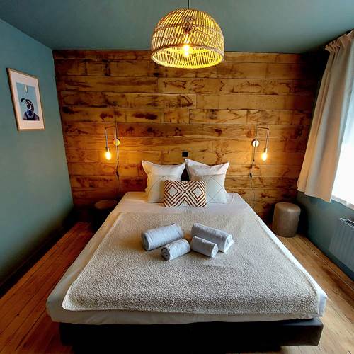Chambre 1 - lit double-special-offers