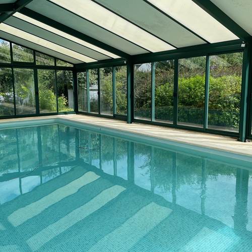 piscine-interieure-chauffee-sejour-relaxant-baden-golfe-du-morbihan-photo-contact