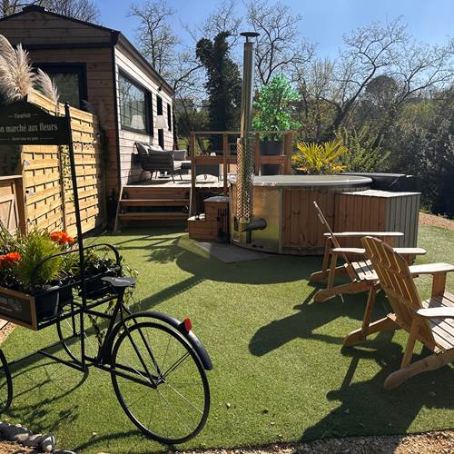 1000003556-photo-contact