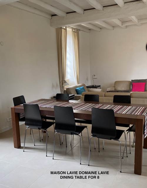 Maison Lavie salon et table