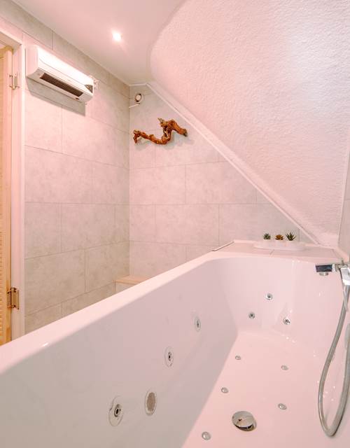 INTHEWOODS-CHALET8-HQ-17