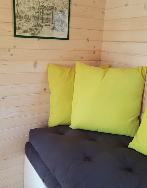 Cabane du Cerf, banquette salon