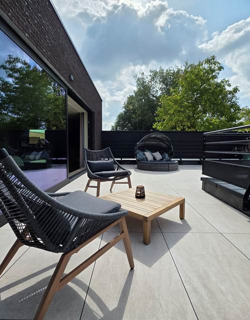 la grande terrasse de la suite Au sommet des arbres