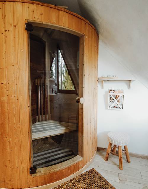 Sauna infrarouge dans la salle de bain