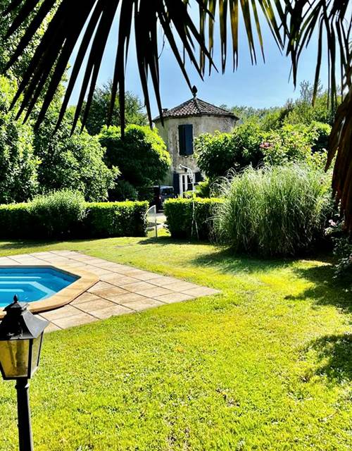 7EE94EFA-19A2-4AE1-82B2-33B1F09AA936