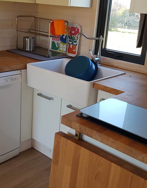 Cabane de l'Ecureuil, cuisine côté gauche