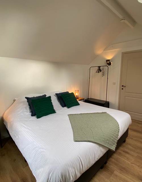 6ae221e6-d16a-497e-8939-f1d8b9710dc6