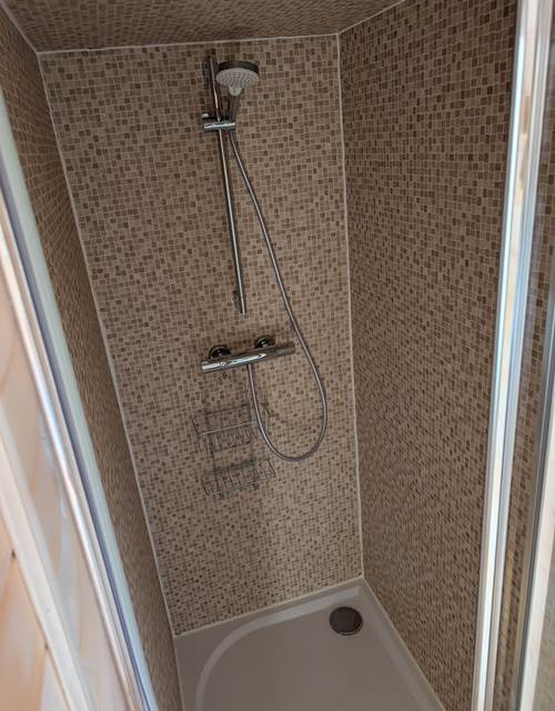 Cabane du Renard, douche