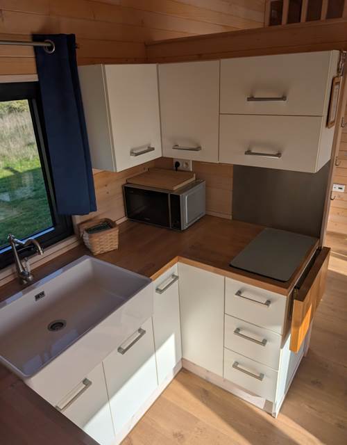 Cabane du Renard, cuisine côté droit