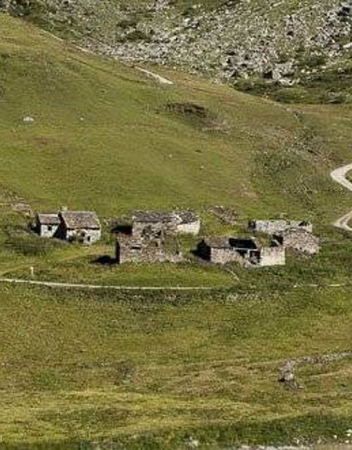 LE PREMIER VILLAGE
