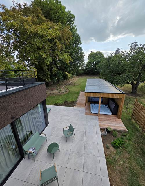 vue de la terrasse du haut du jacuzzi