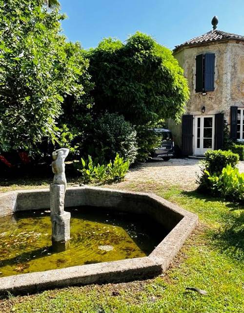 181F7DFE-DB31-4832-8E2A-2DA858182CD5