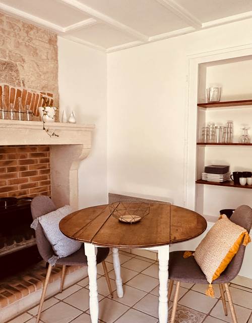 Salle à manger cheminée_La Petite Cavalerie