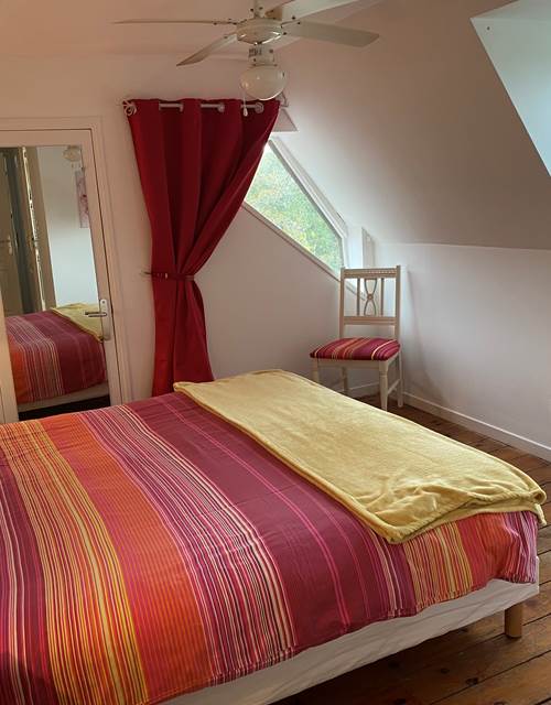 La chambre Rose à l'étage avec lit 180cm
