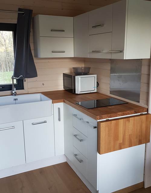 Cabane du Cerf, cuisine coté droit