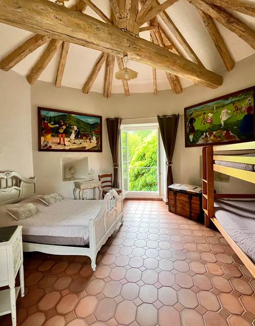 WhatsApp Image 2025-12-02 at 16.58.42 (1)