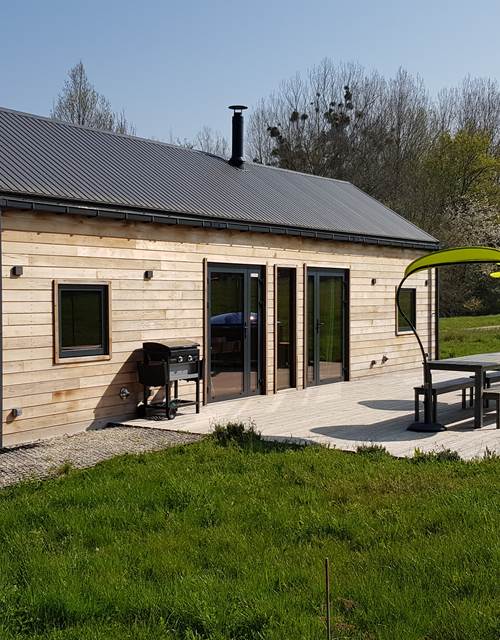 Cabane du Cerf, extérieur, vue terrasse