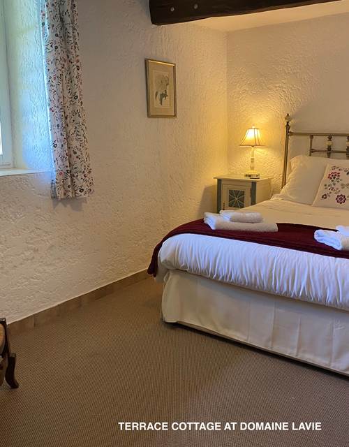 Terrace Cottage - la chambre avec lit 150 cm