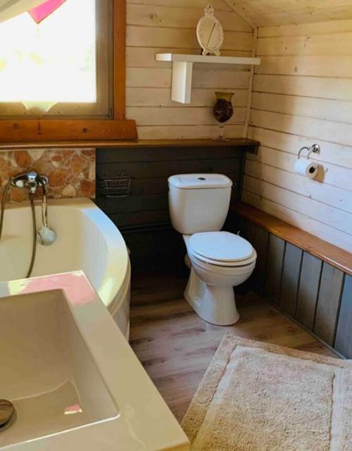 Screenshot_20250324_102304_Airbnb