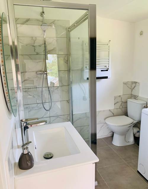 Screenshot_20250324_102307_Airbnb