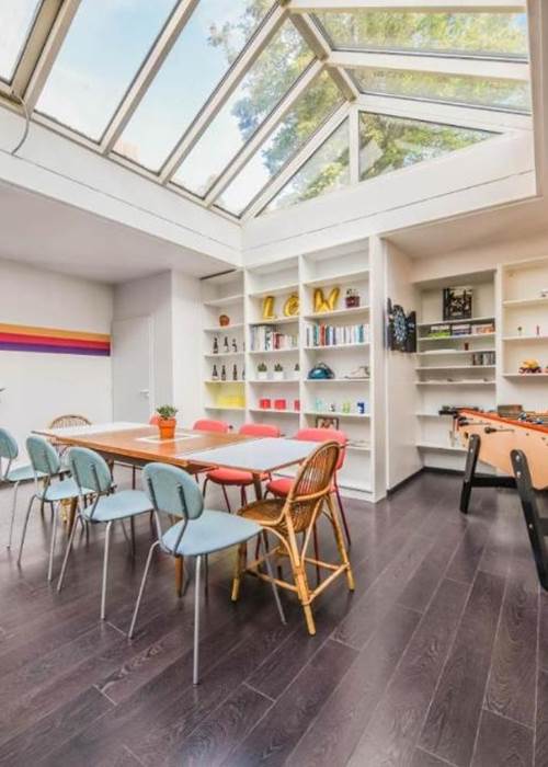profitez du baby-foot, des jeux et des livres