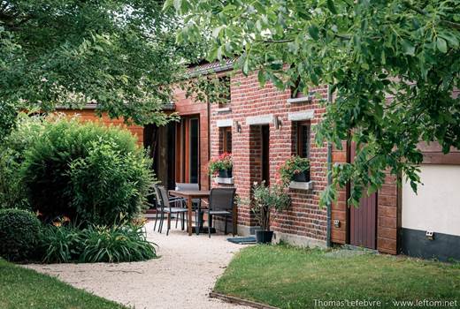 Façade du gîte en été