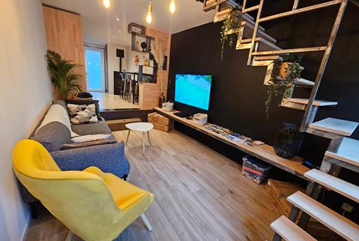 L'ESCAPADE-DE-SAINT-HUBERT-Salon-TV