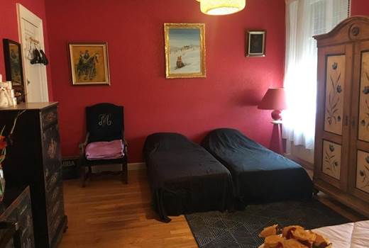 CHAMBRES-GUEBWILLER-Chambre-Quadruple-avec-Salle-de-Bains-Commune-4-personnes-Lits-Simples