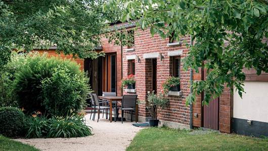 Façade du gîte en été