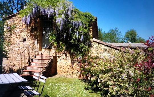 Le gîte le studio et sa terrasse/jardin privative
