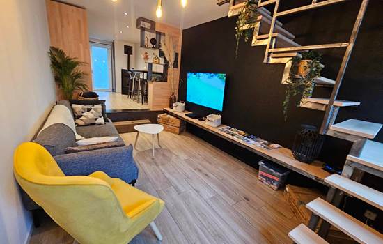 L'ESCAPADE-DE-SAINT-HUBERT-Salon-TV